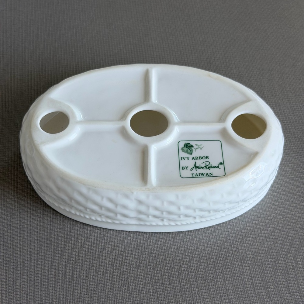 Vintage Andre Richard Ivy Arbor White Ceramic Bar Soap & Trinket Dish Holder - Picture 7 of 10